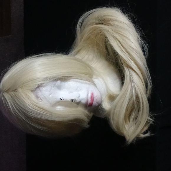 wig - Picture 3 of 8